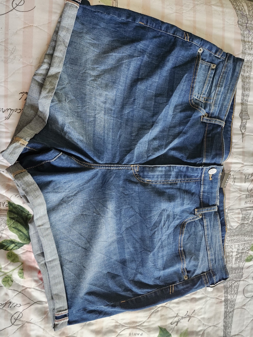Torrid Women's Blue Denim Shorts.